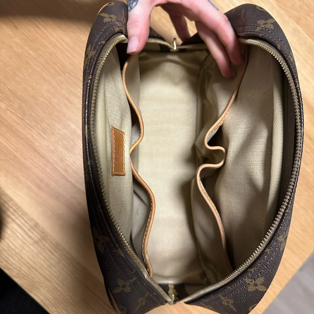 LOUIS VUITTON Monogram Trouville Bag - Picture 7 of 12